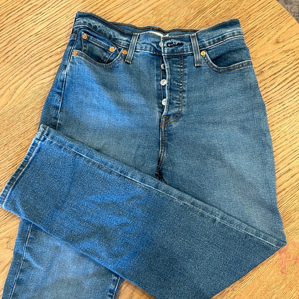 Levi’s Wedgie Straught Leg high waisted jeans